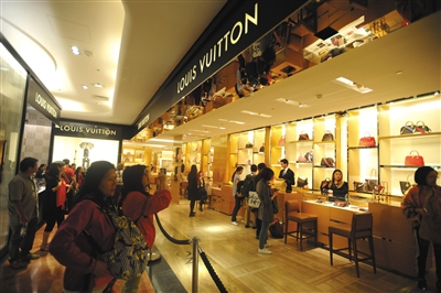 奢侈品消費格局重塑 國內外價差縮小驅動本土回歸